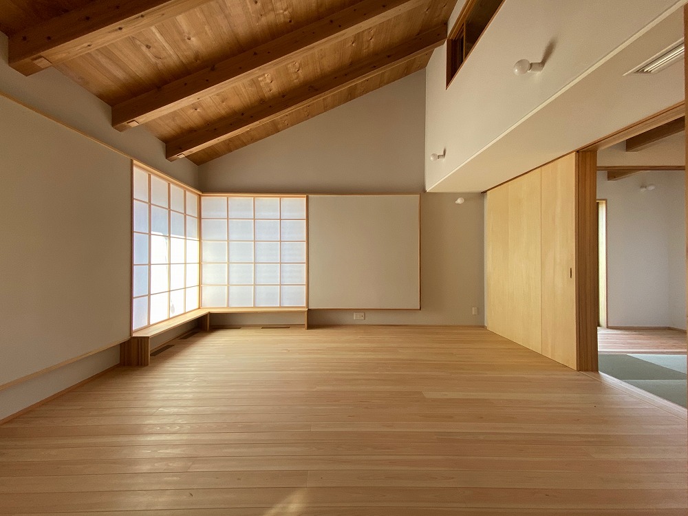豊中市　桜を望む平屋
