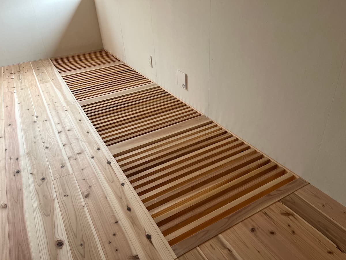 2階から見るすのこ床